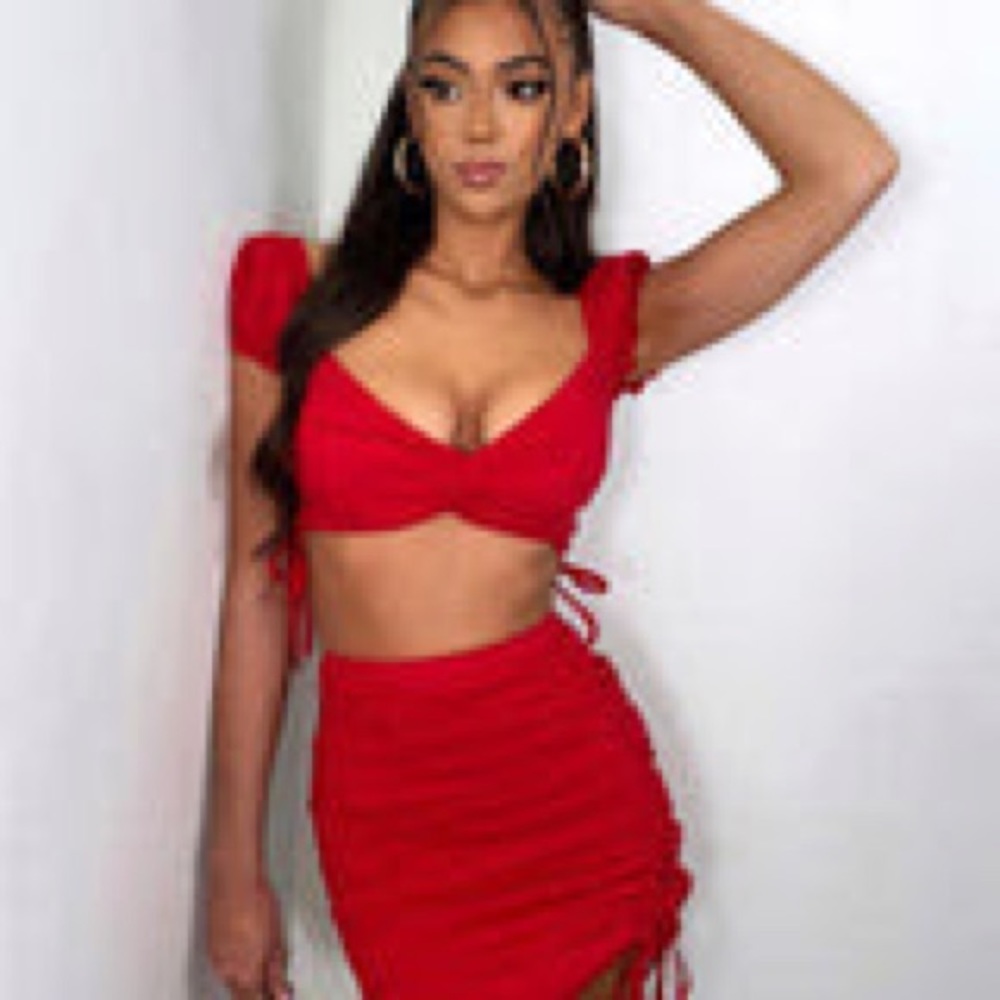 Two-piece red tiger mist set